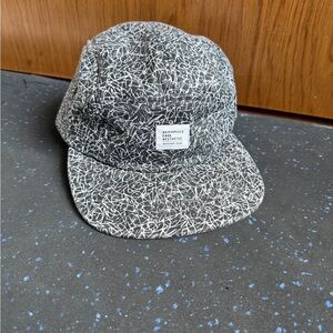 Akomplice Black/White 5-Panel